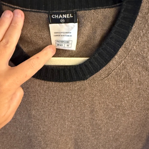 EXCELLENT Chanel Turn lock Sweater Dress - Picture 2 of 9